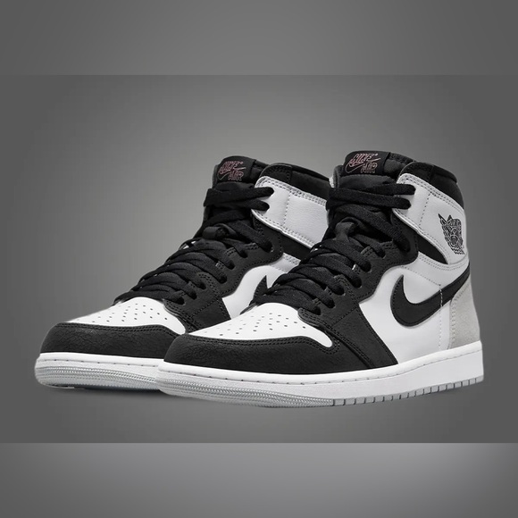 Jordan Shoes - EUC Nike Air Jordan 1 Retro High OG Bleached Coral